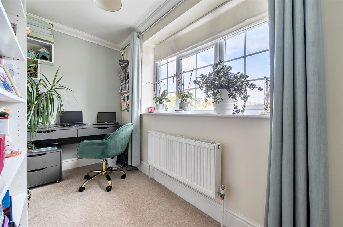 Holmes Crescent, Wokingham, photo 13
