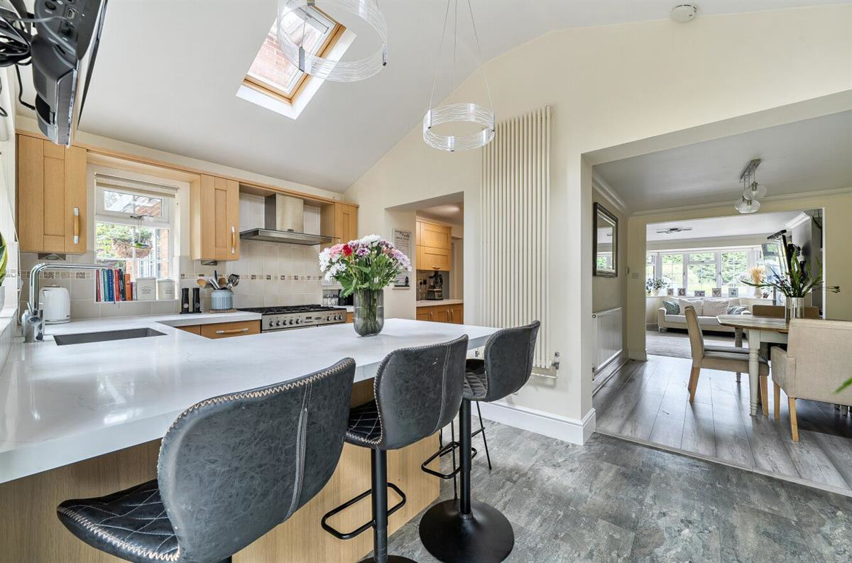 Holmes Crescent, Wokingham, photo 4
