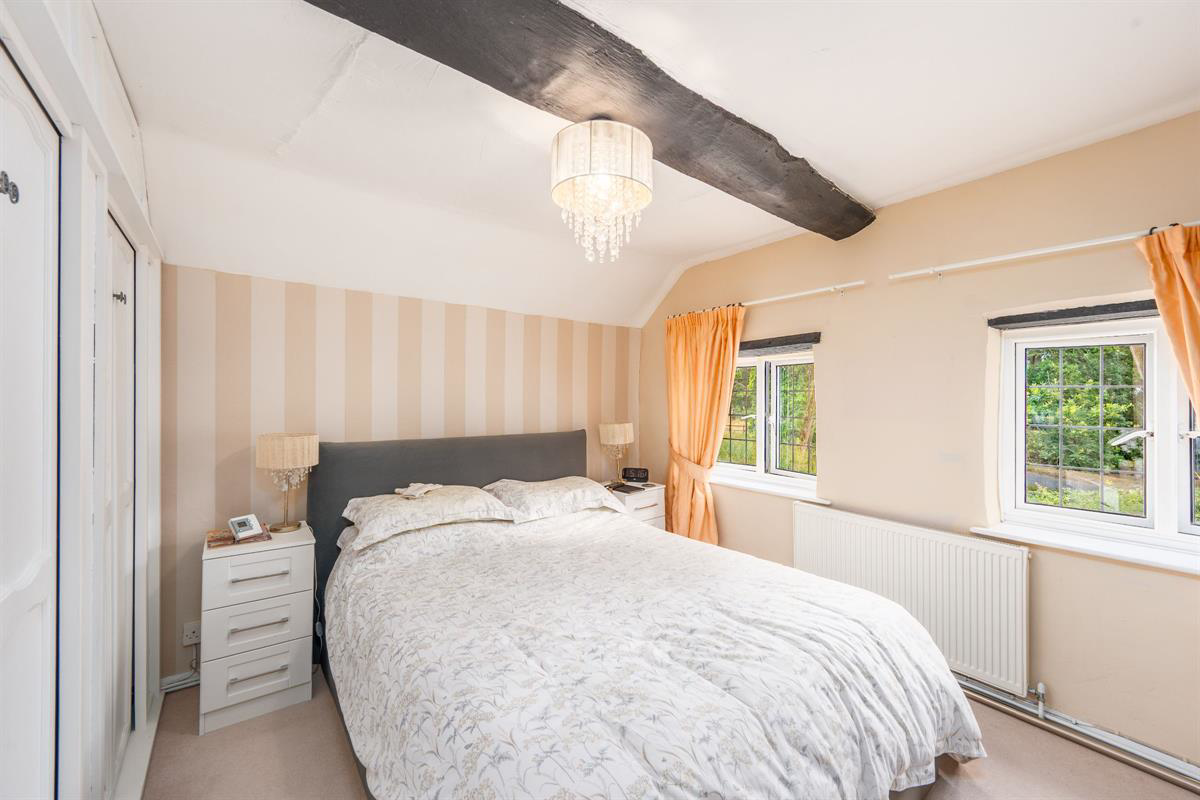 Plover Lane, Eversley, photo 9