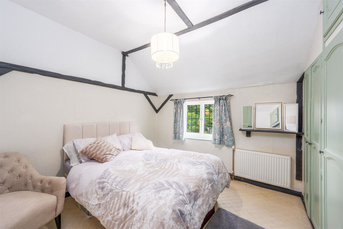 Plover Lane, Eversley, photo 8