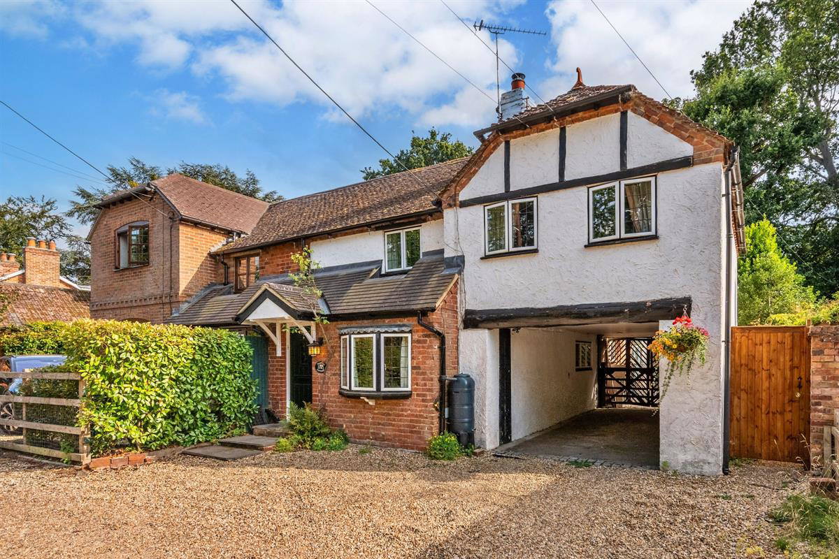 Plover Lane, Eversley