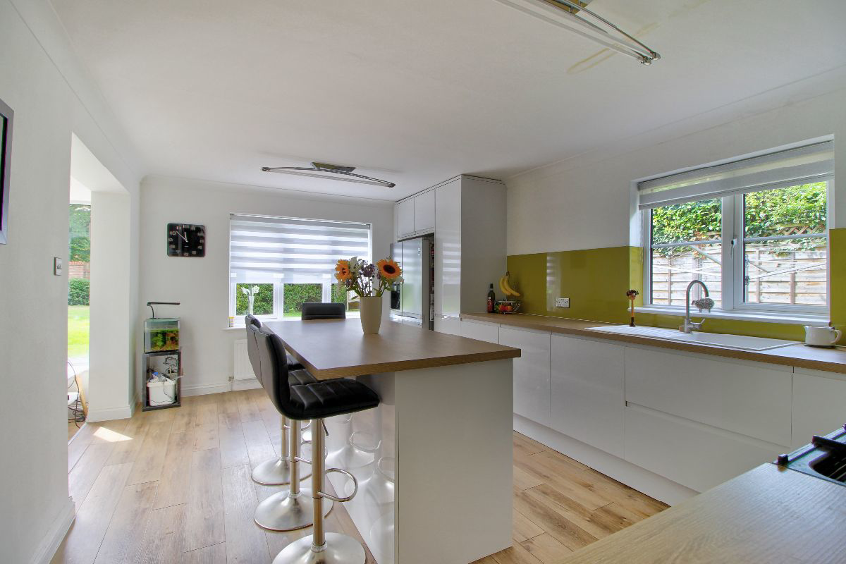 Popeswood Road, Binfield, photo 7
