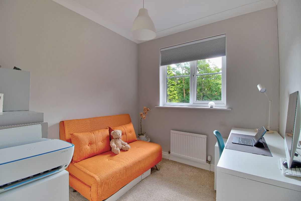 Popeswood Road, Binfield, photo 12