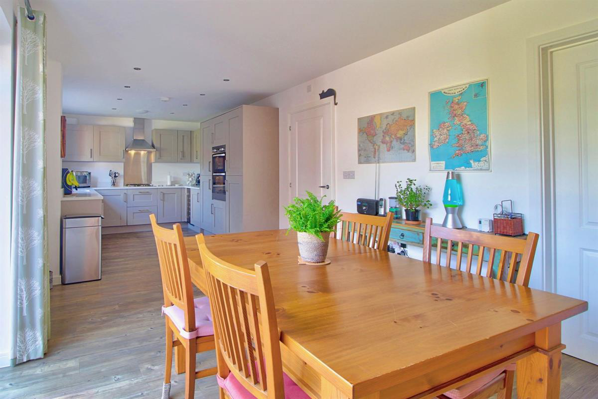 Merril Drive, Winnersh, photo 13