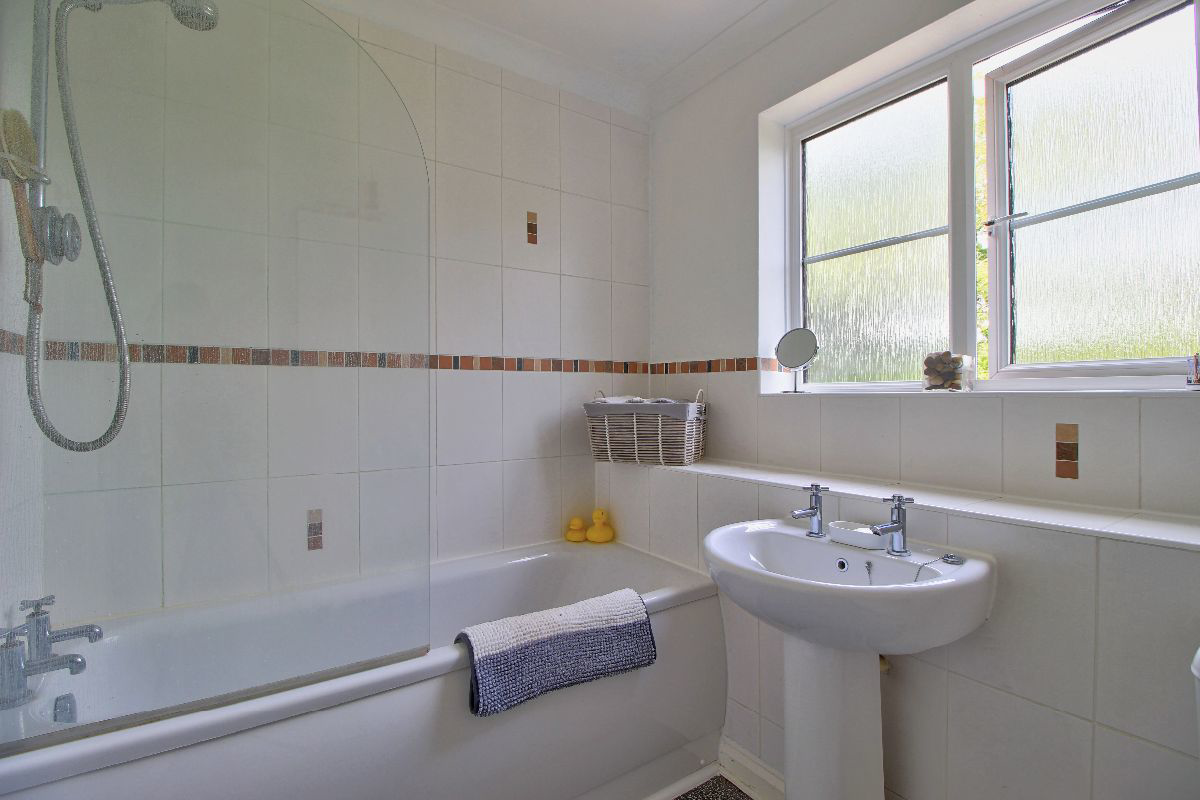 Popeswood Road, Binfield, photo 20