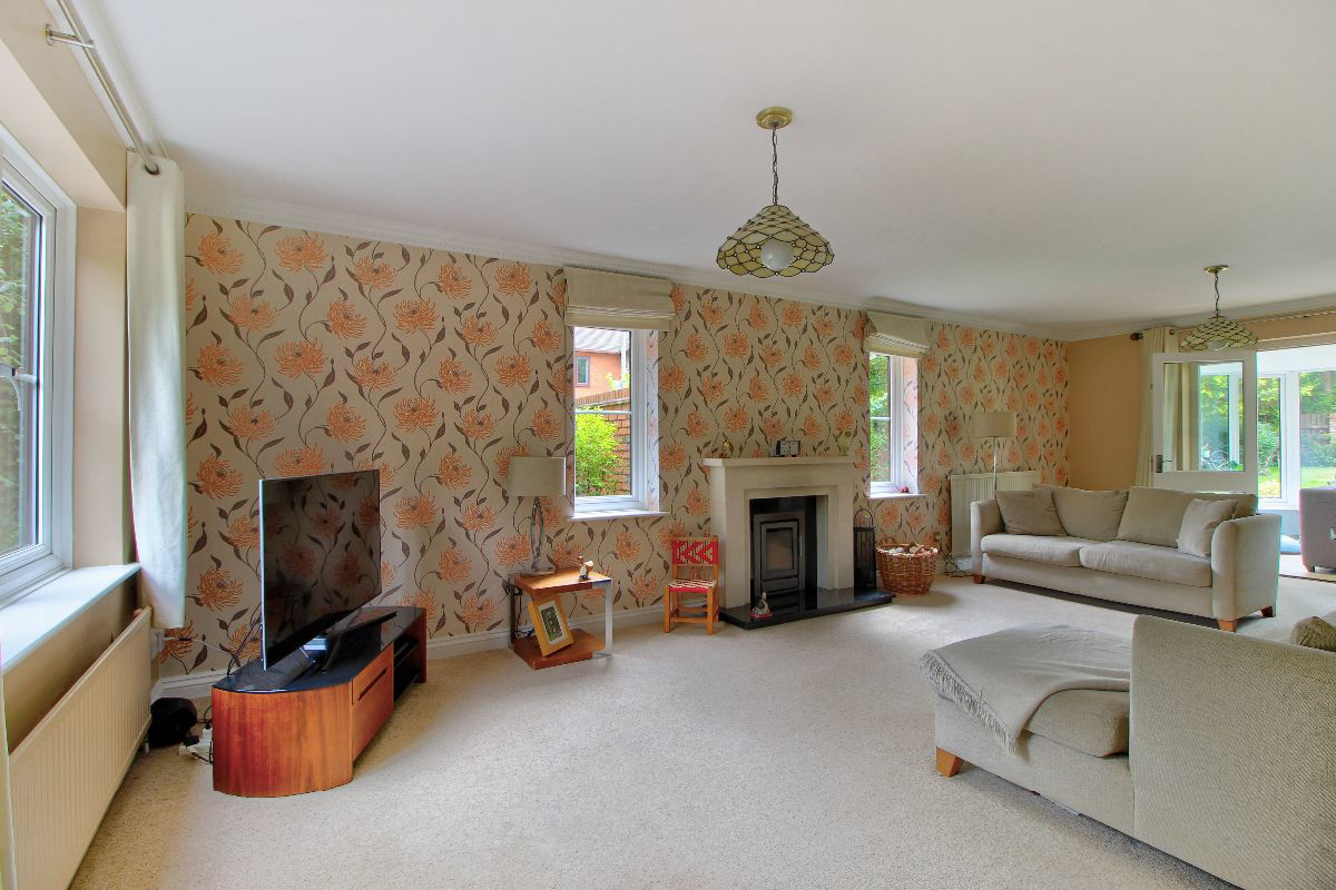 Popeswood Road, Binfield, photo 5