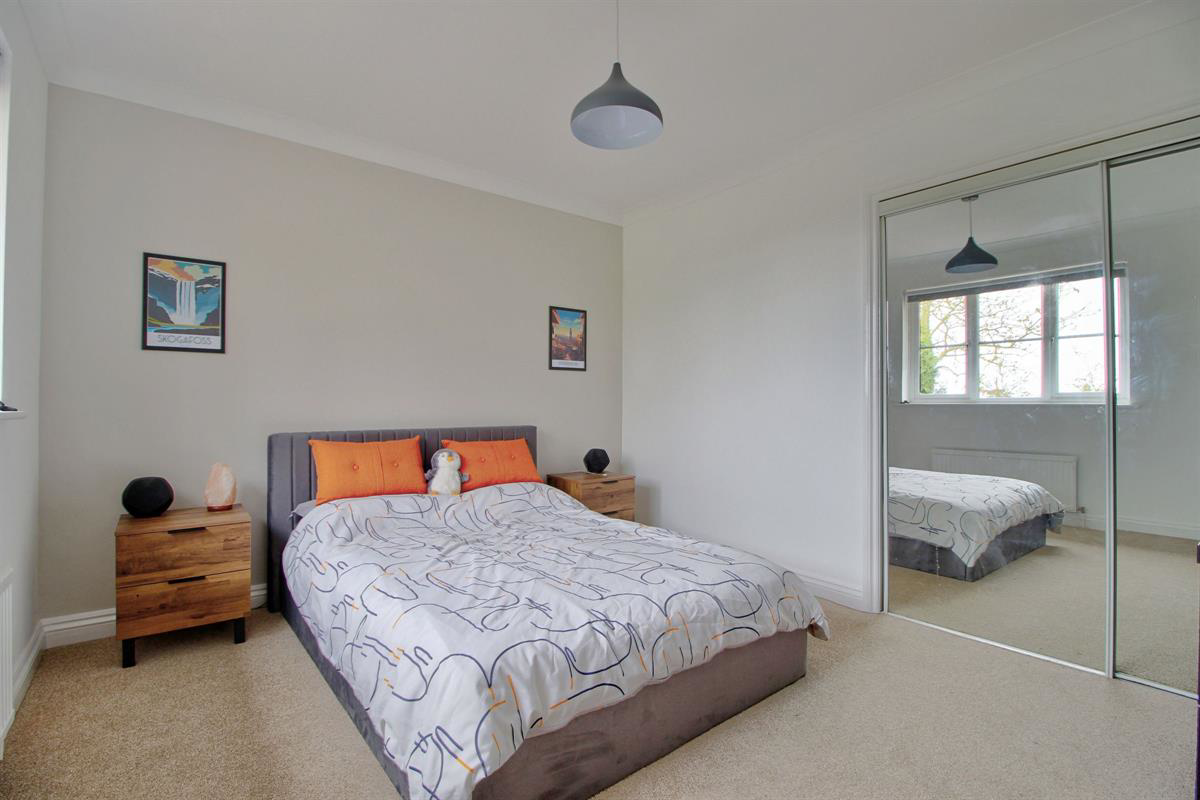Popeswood Road, Binfield, photo 21