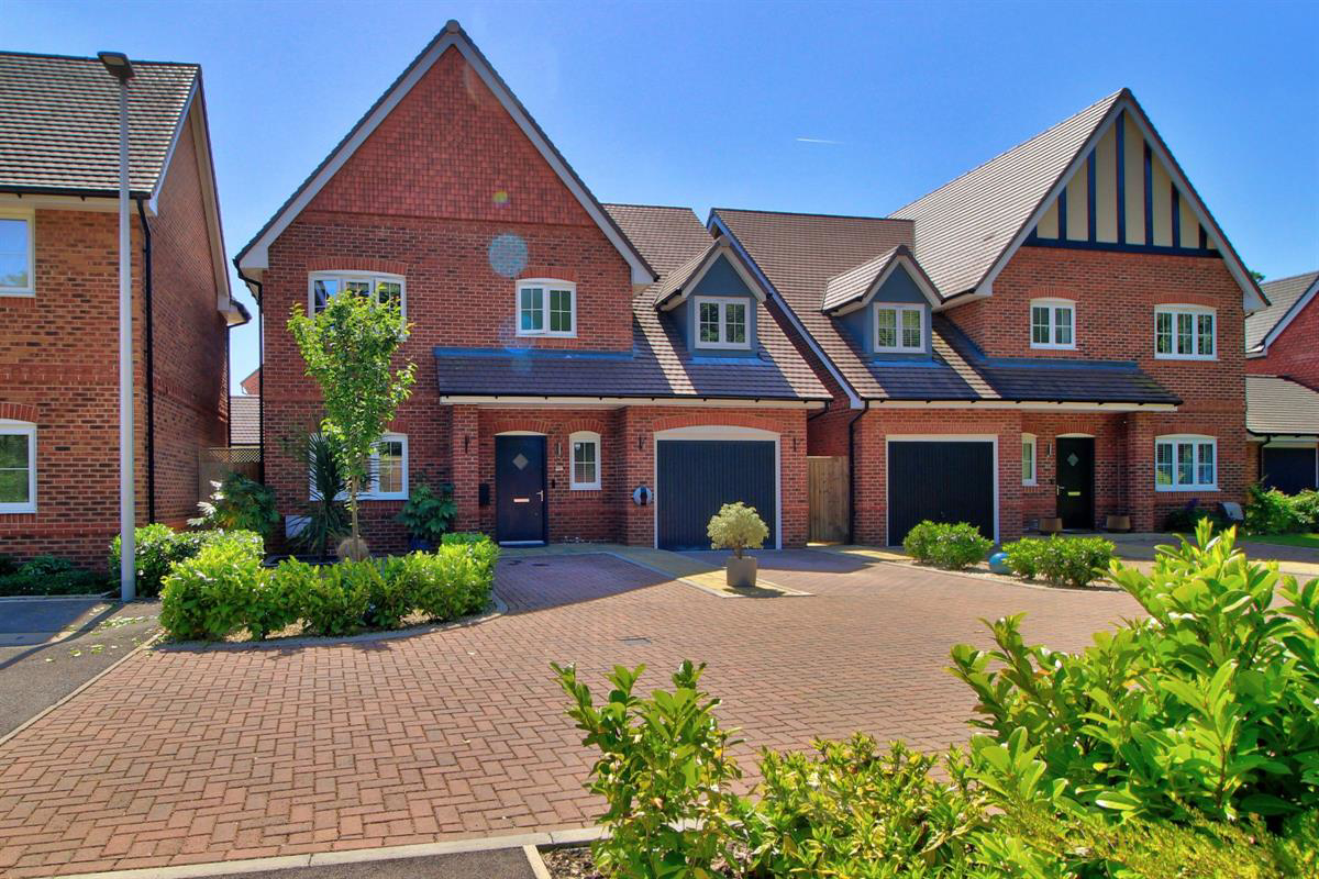 Pasture Close, Wokingham