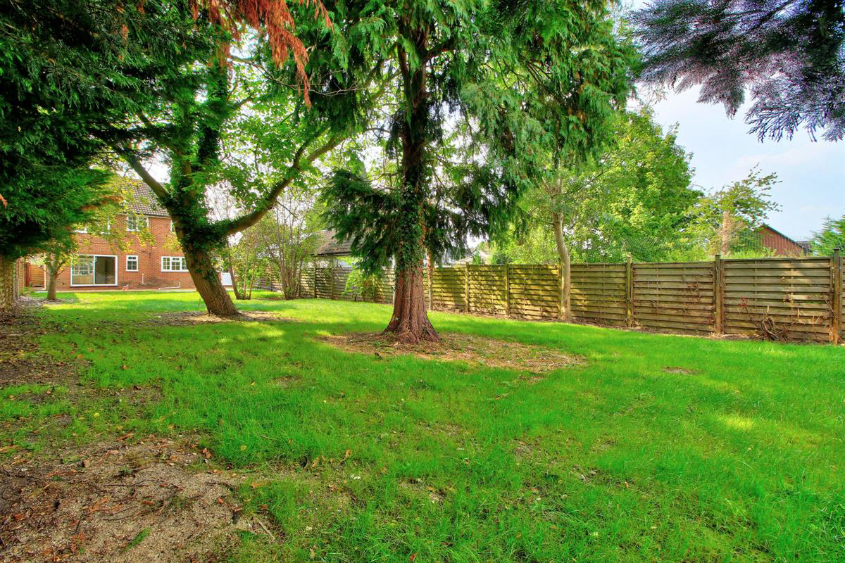 Reading Road, Winnersh, photo 2