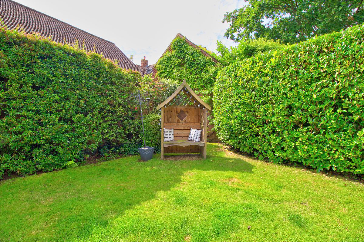 Popeswood Road, Binfield, photo 18