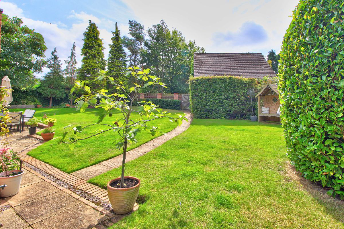 Popeswood Road, Binfield, photo 19