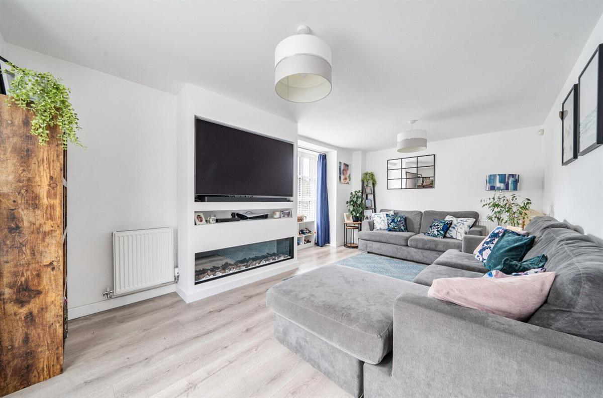 Ifould Crescent, Wokingham, photo 5