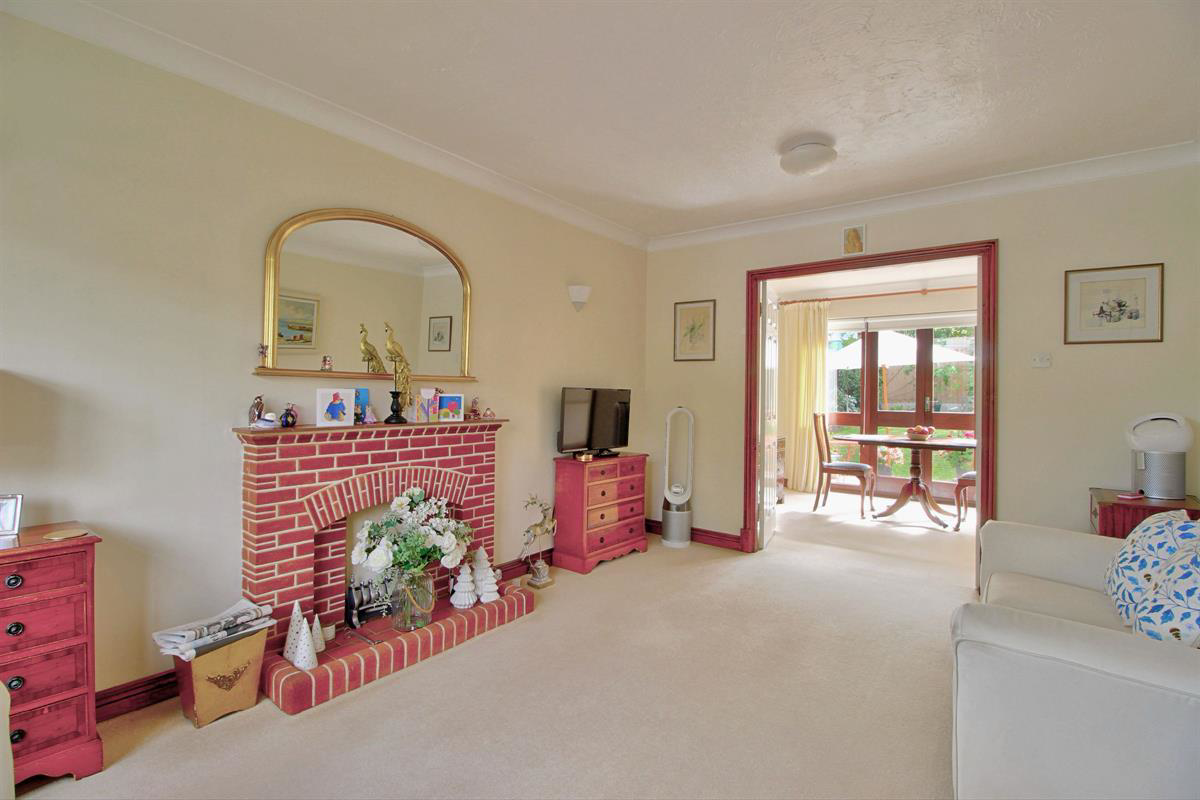 Thorp Close, Binfield Village, photo 3
