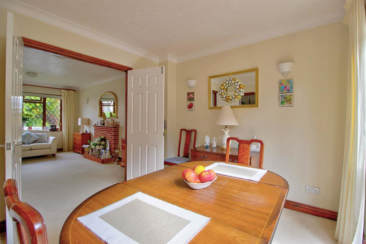 Thorp Close, Binfield Village, photo 6