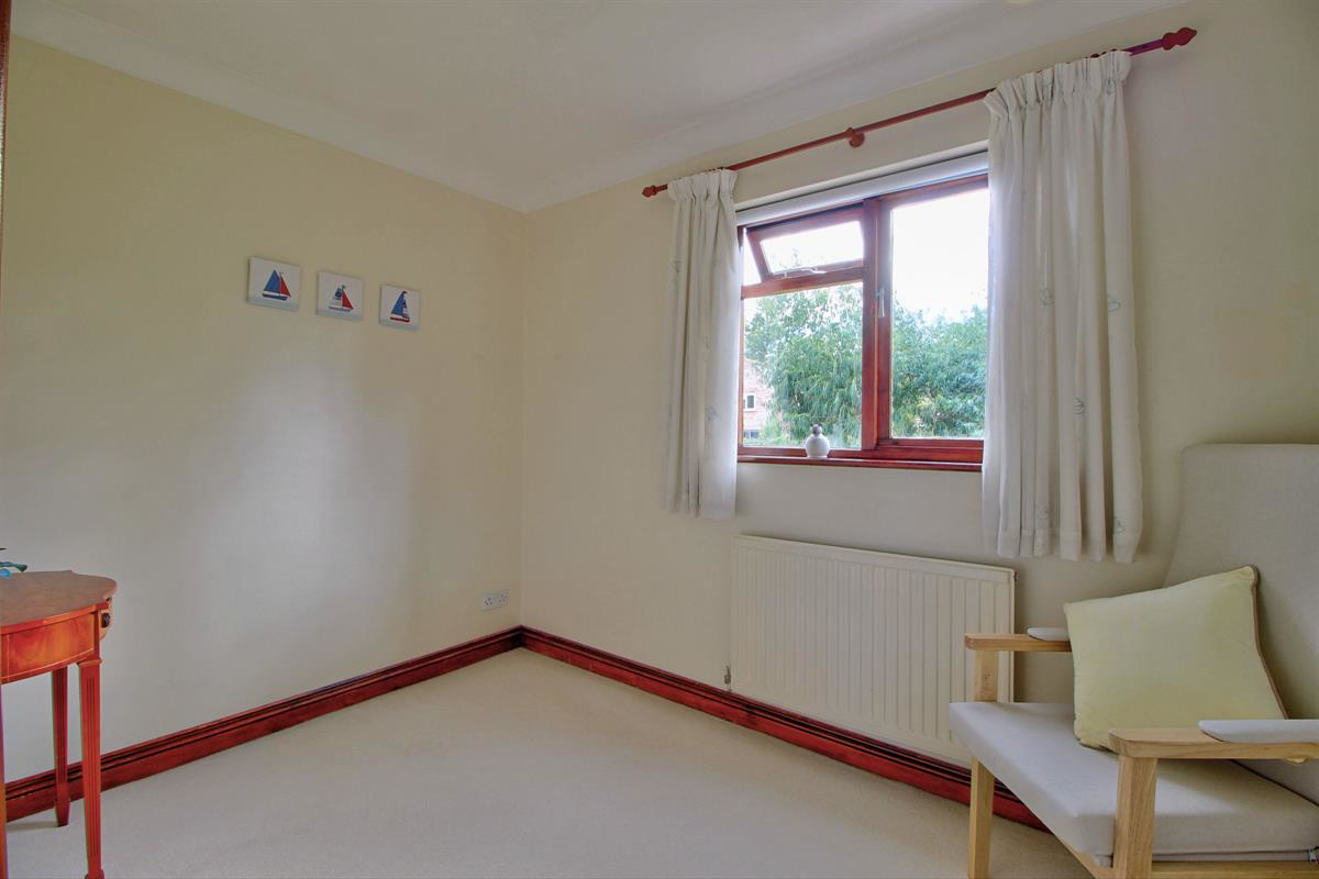 Thorp Close, Binfield Village, photo 16