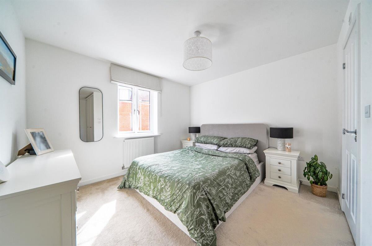 Ifould Crescent, Wokingham, photo 7