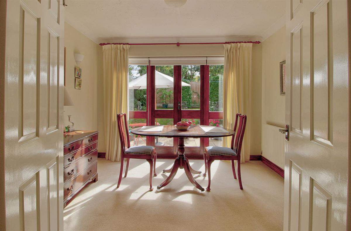 Thorp Close, Binfield Village, photo 7