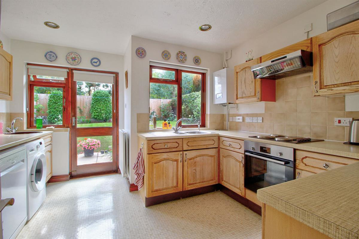 Thorp Close, Binfield Village, photo 5