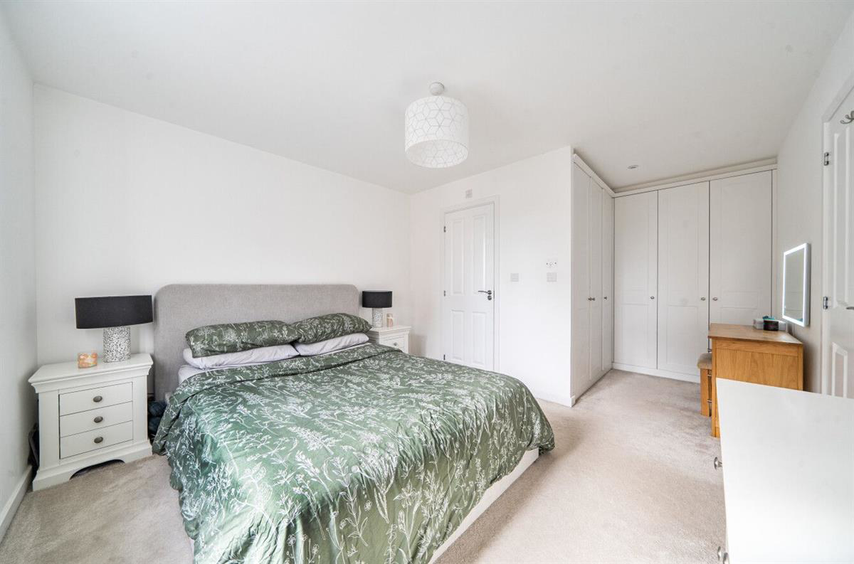 Ifould Crescent, Wokingham, photo 8