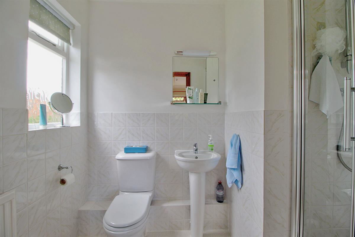 Thorp Close, Binfield Village, photo 12