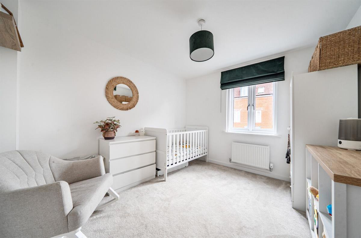 Ifould Crescent, Wokingham, photo 10