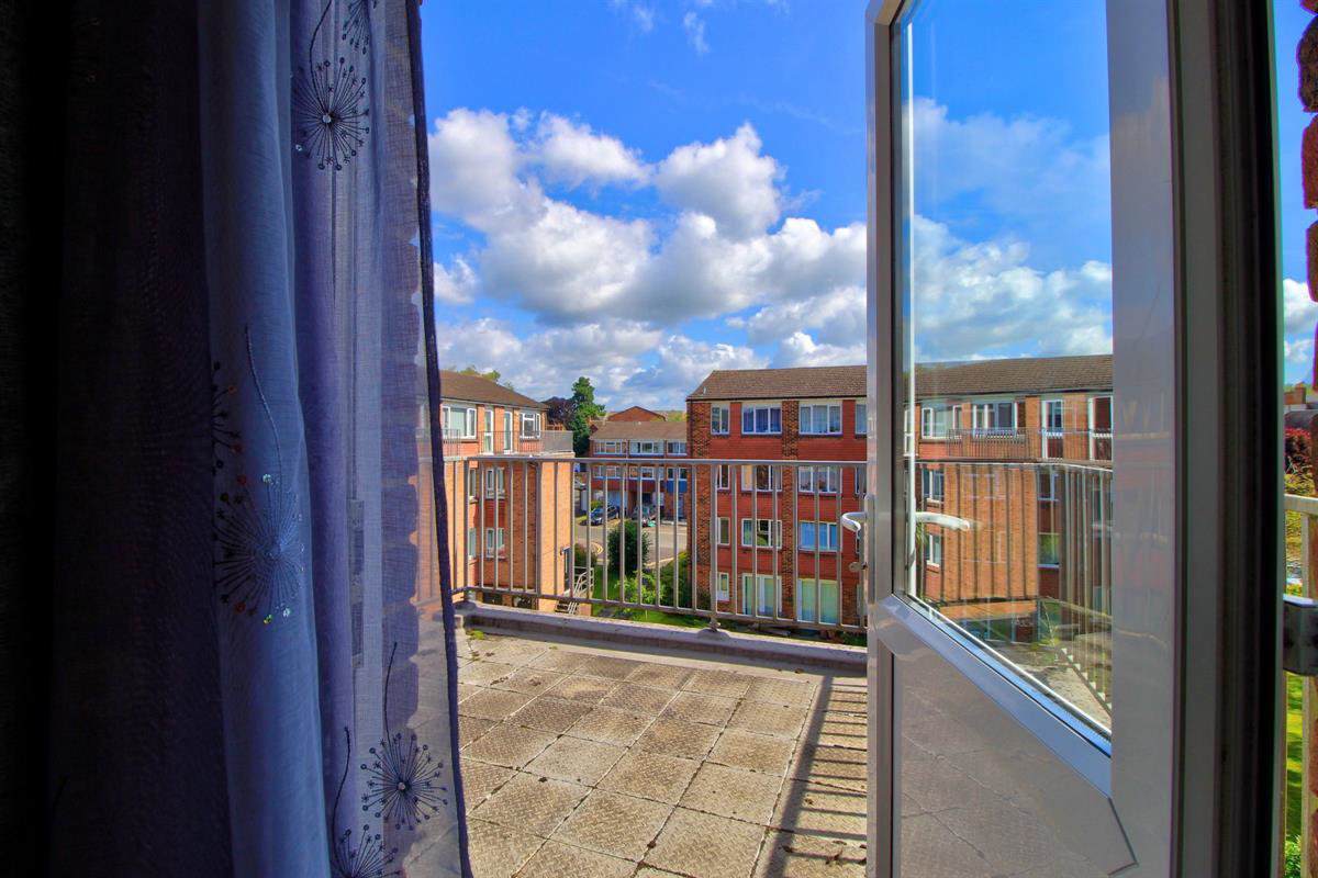 Ellison Way, Wokingham, photo 13