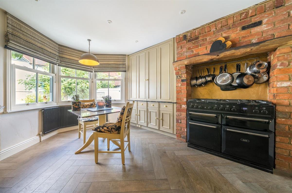 Toutley Hall North, Old Forest Road, Emmbrook, photo 3