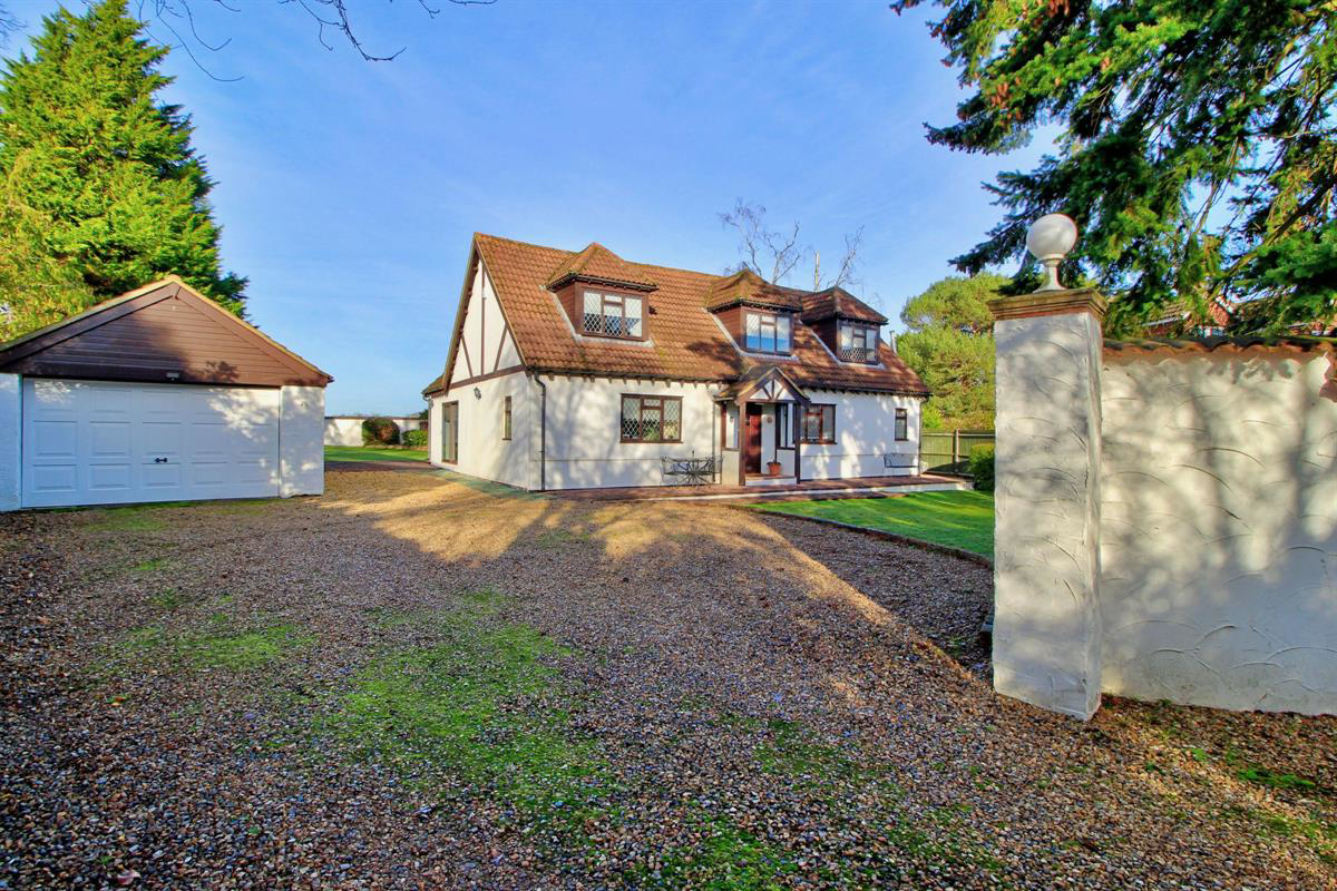 Waterloo Road, Wokingham