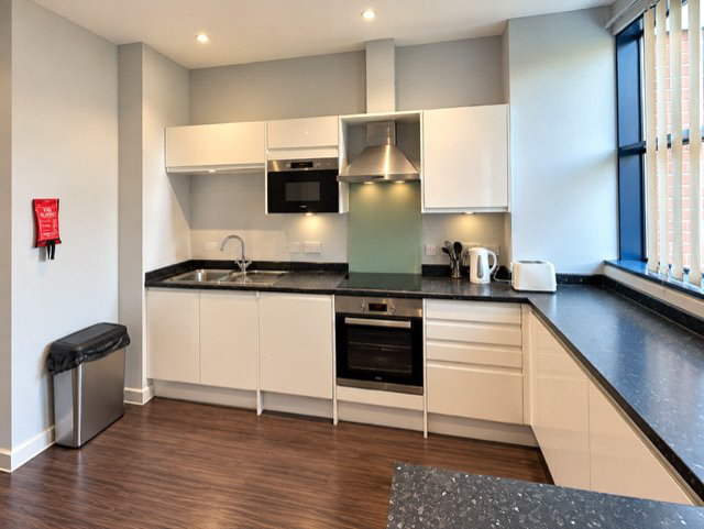 Bath Road, Heathrow, UB3, photo 5