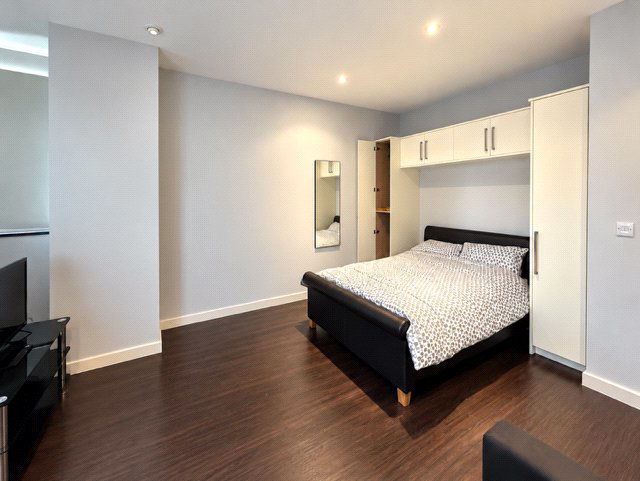 Bath Road, Heathrow, UB3, photo 4