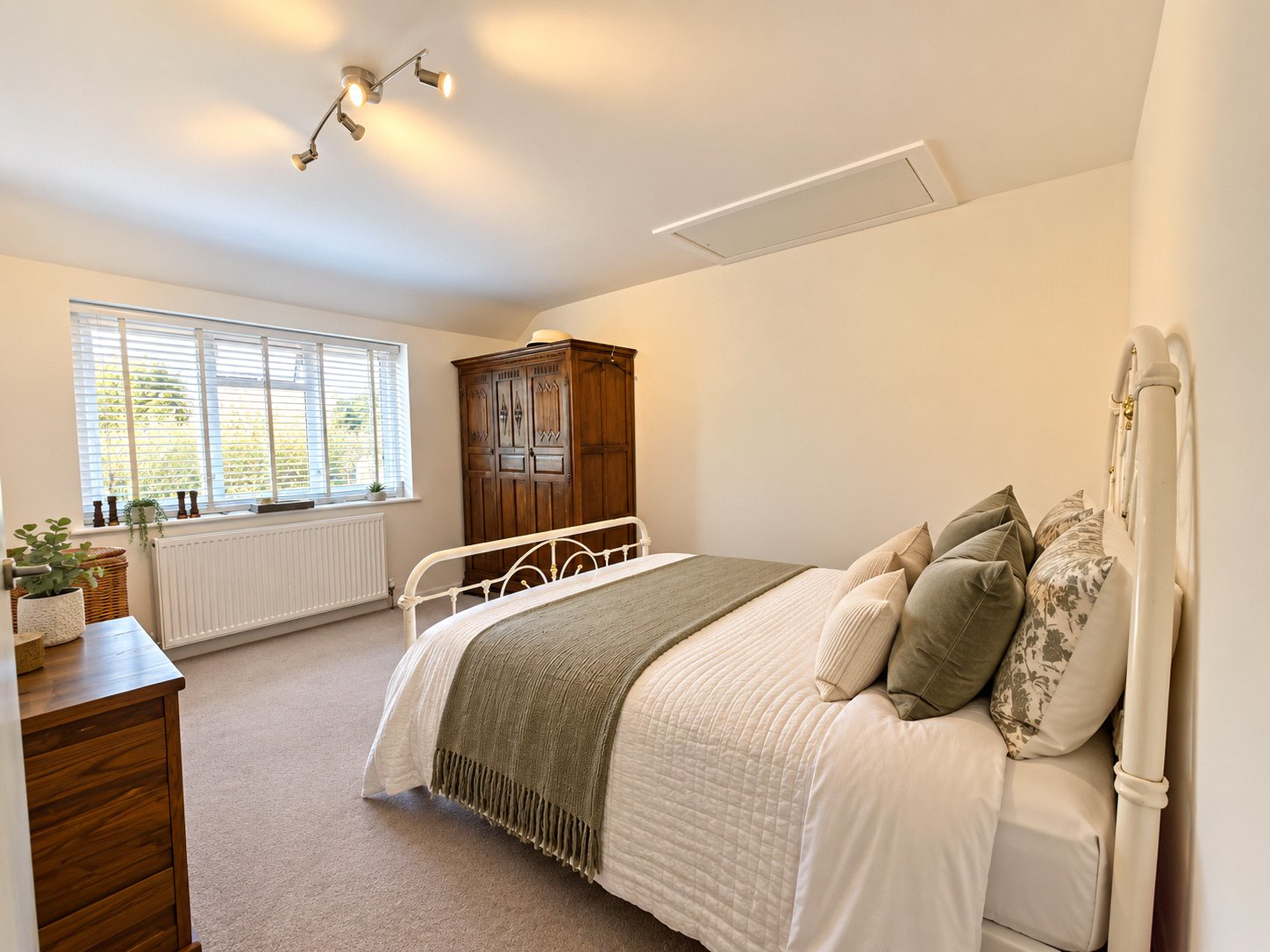 Harlington Road, Hillingdon, Greater London, UB8, photo 13
