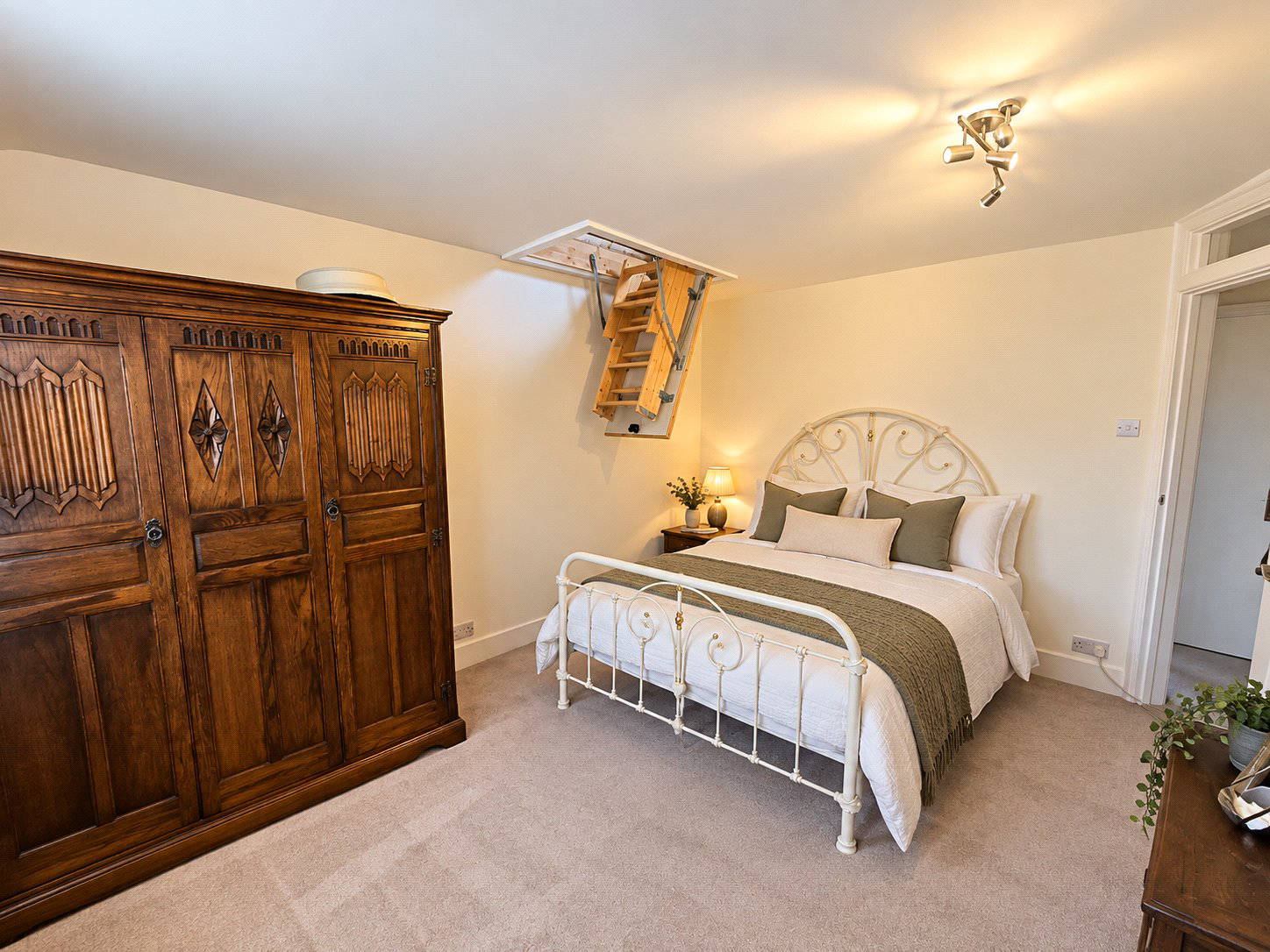 Harlington Road, Hillingdon, Greater London, UB8, photo 12