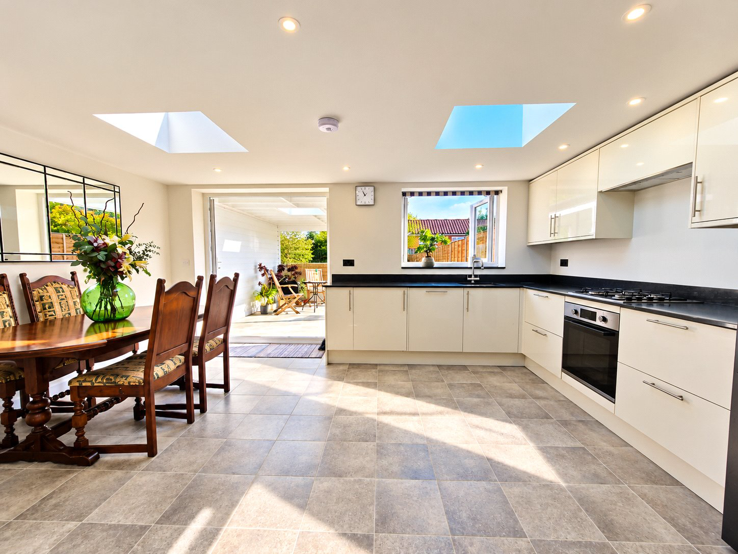 Harlington Road, Hillingdon, Greater London, UB8, photo 3