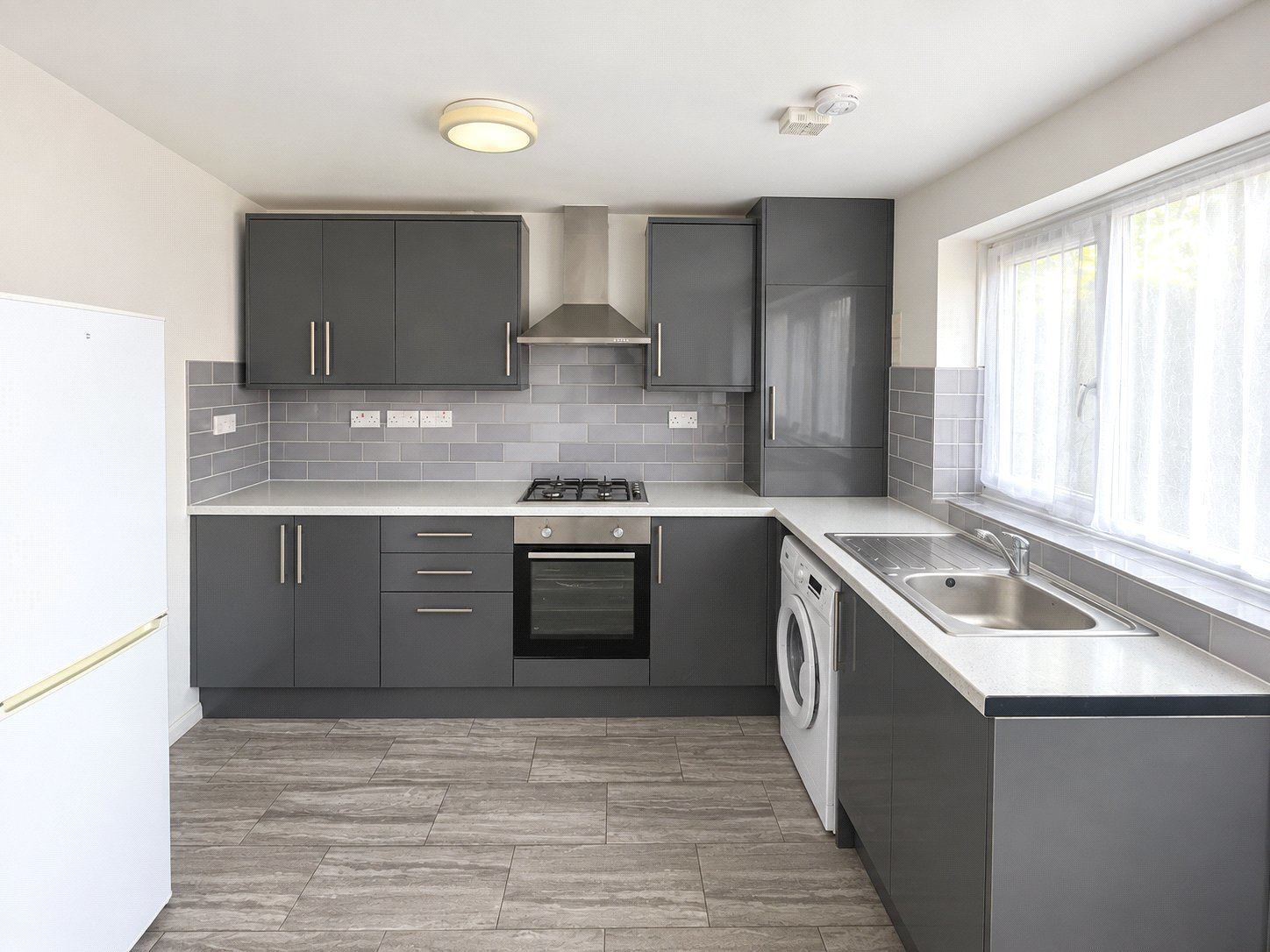 Sutton Hall Road, Heston, Greater London, TW5, photo 3