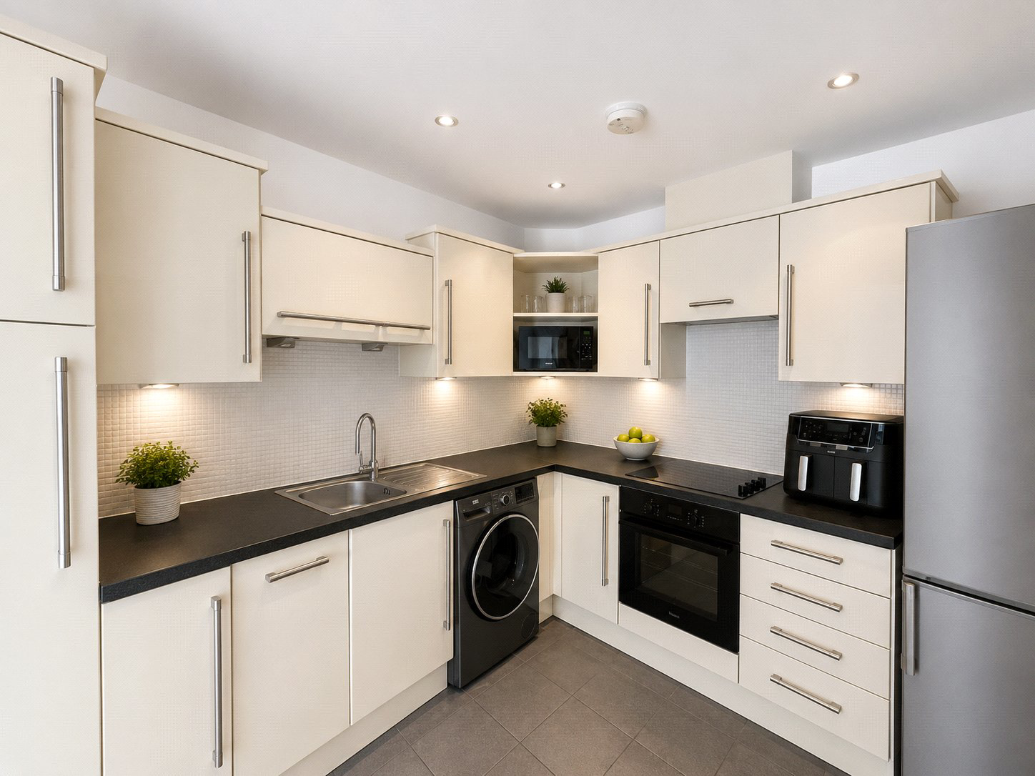 Prince Regents Road, Hounslow, Greater London, TW3, photo 3