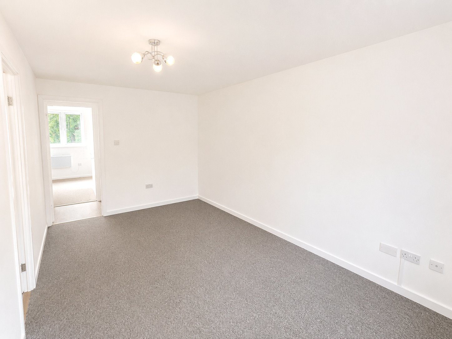 Willenhall Drive, Hayes, Greater London, UB3, photo 2