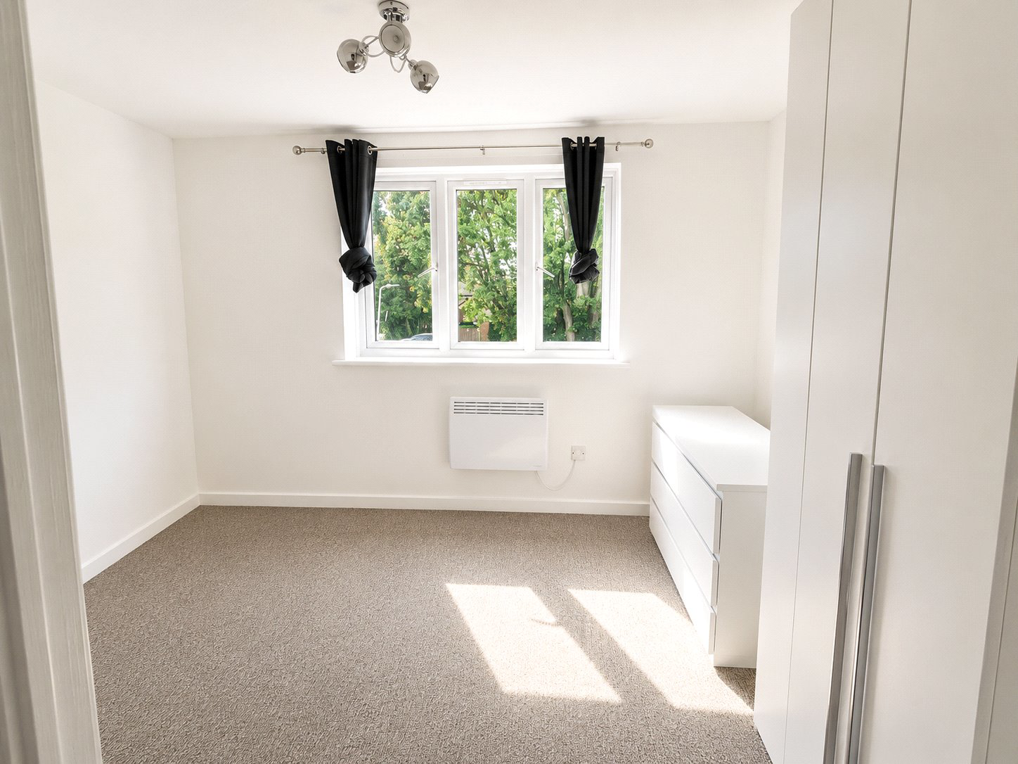 Willenhall Drive, Hayes, Greater London, UB3, photo 5