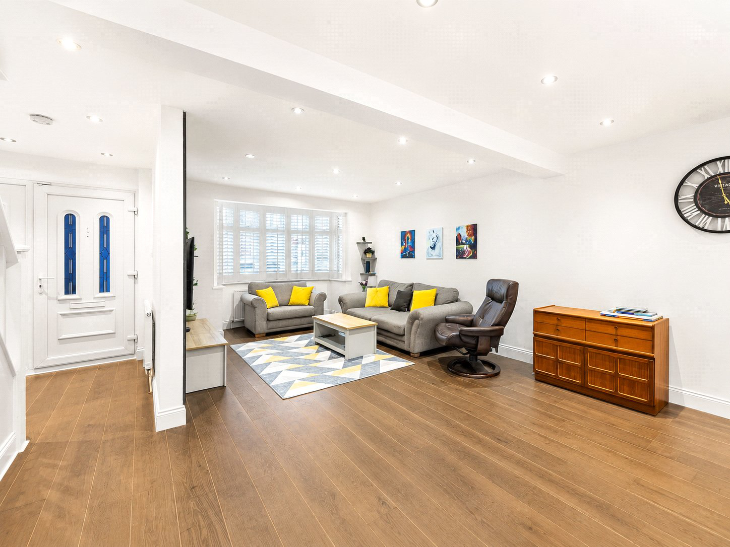 Willow Gardens, Hounslow, Greater London, TW3, photo 2