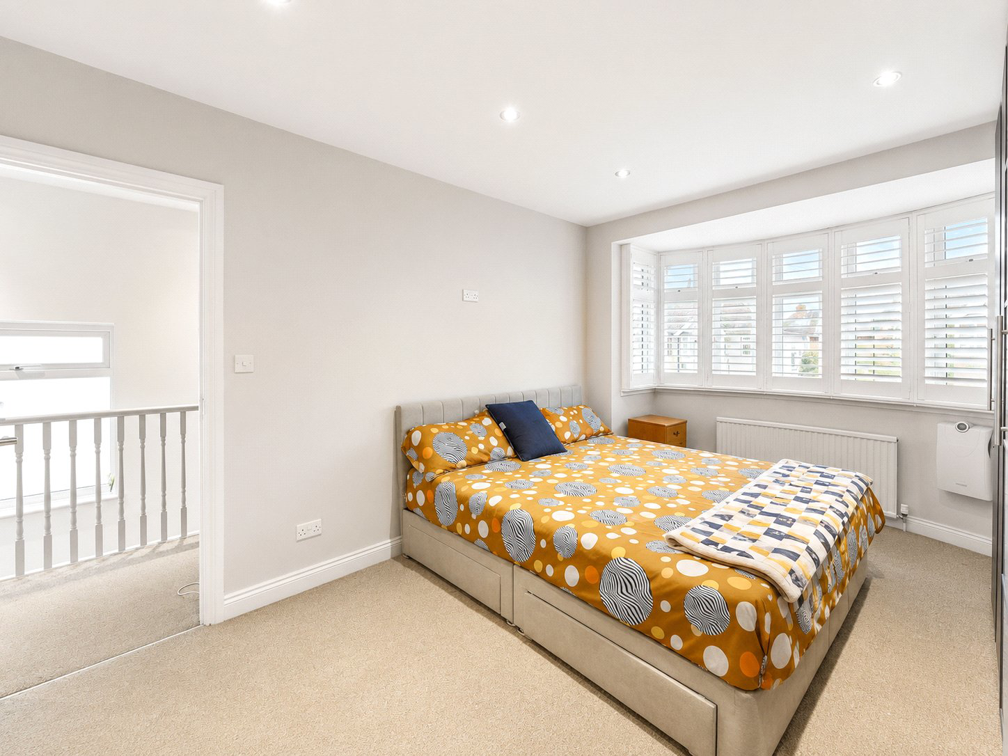 Willow Gardens, Hounslow, Greater London, TW3, photo 4