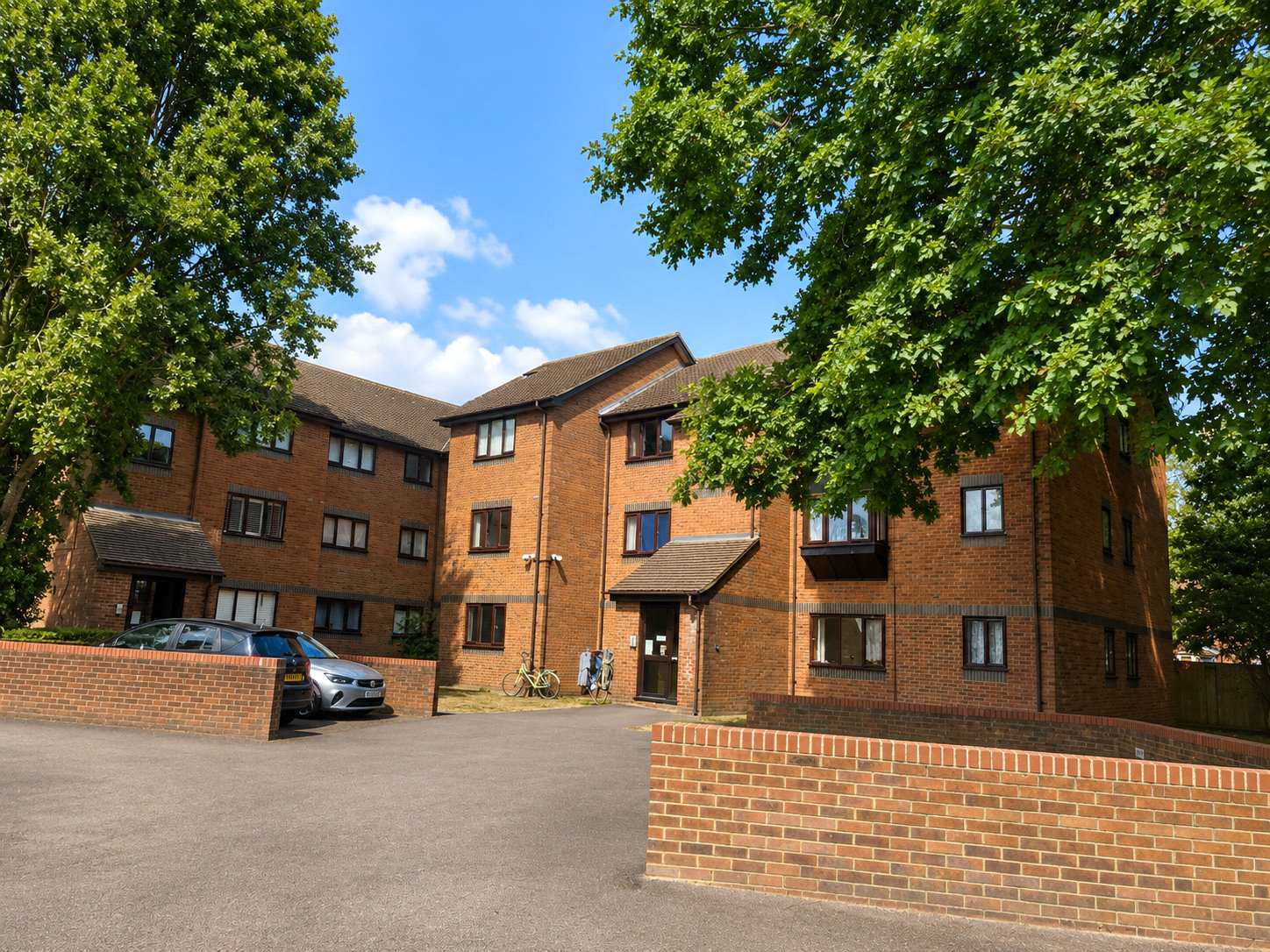 Willenhall Drive, Hayes, Greater London, UB3