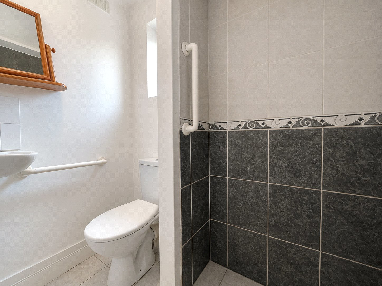 Cambridge Close, Hounslow, Greater London, TW4, photo 10