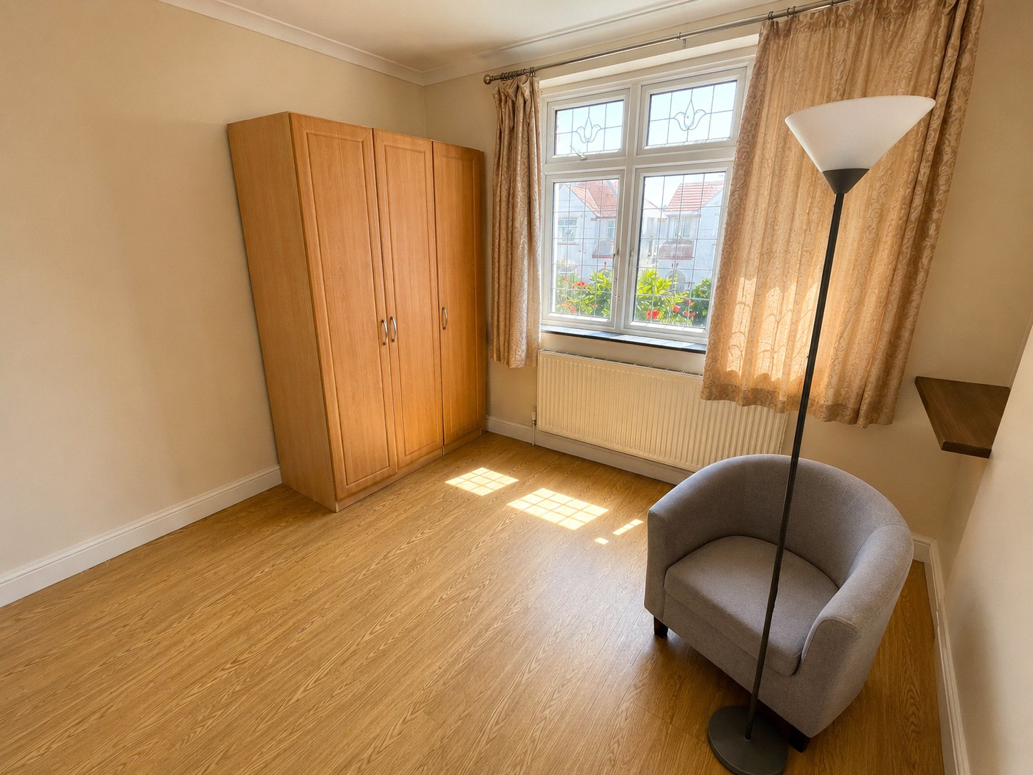 Chatsworth Crescent, Hounslow, Greater London, TW3, photo 8
