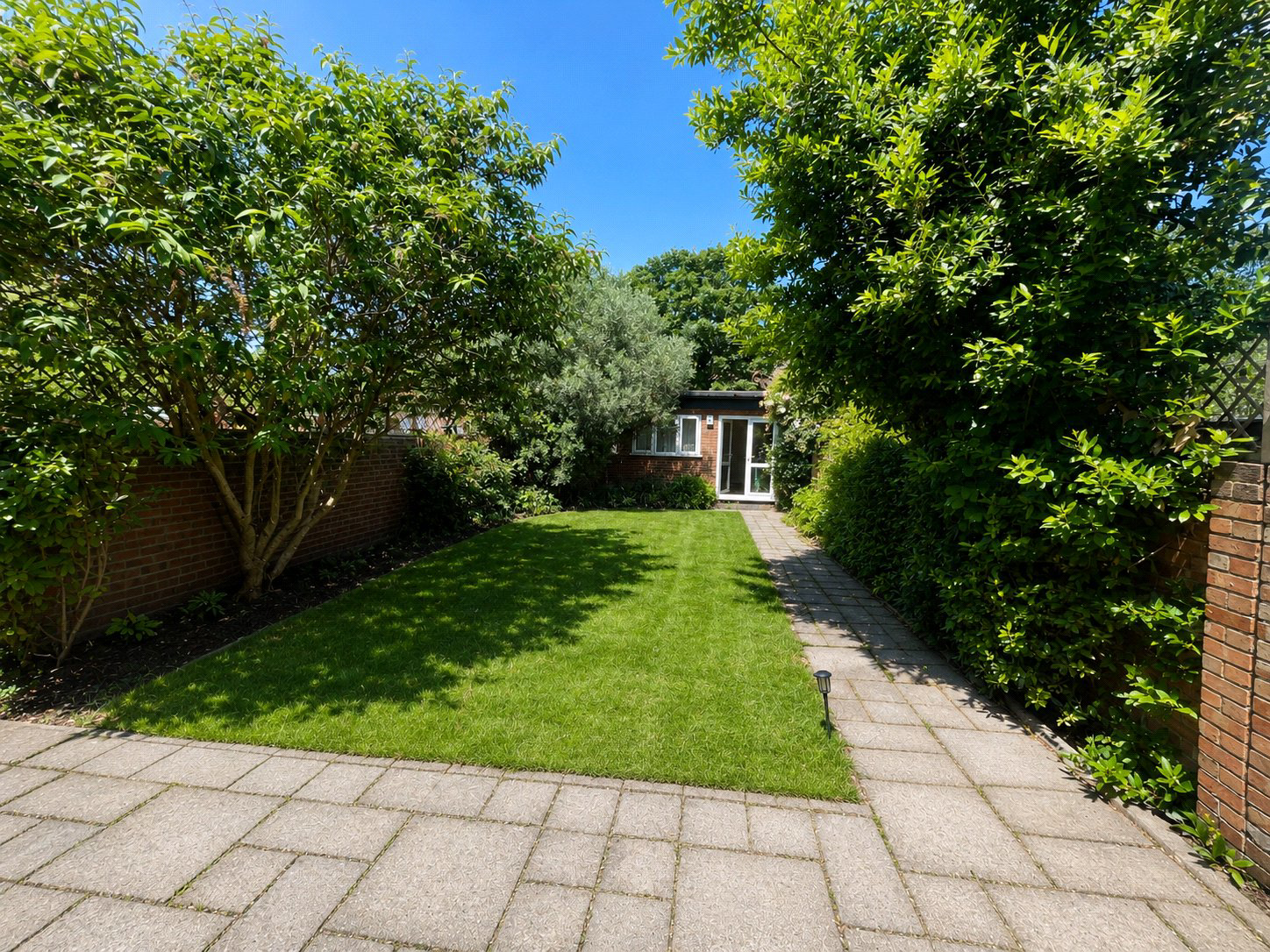 Chatsworth Crescent, Hounslow, Greater London, TW3, photo 12