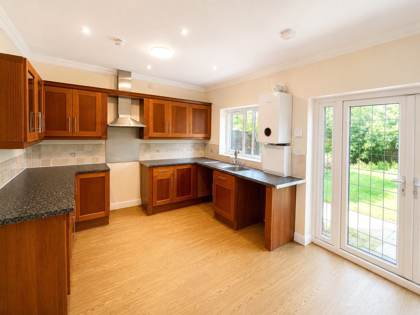 Chatsworth Crescent, Hounslow, Greater London, TW3, photo 3