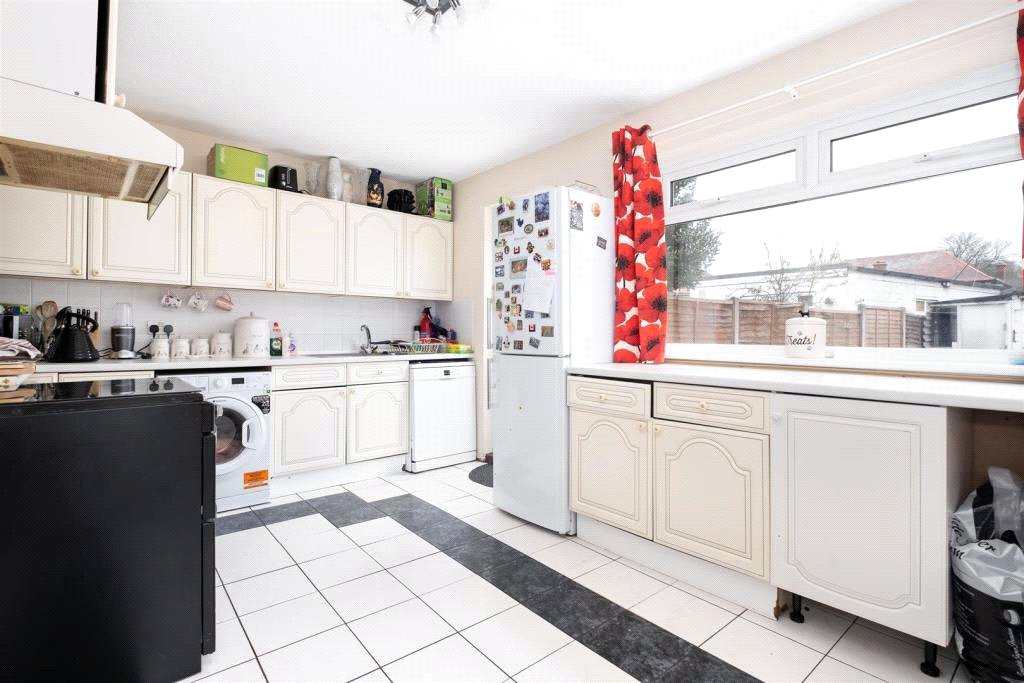 Manton Close, Hayes, Greater London, UB3, photo 4