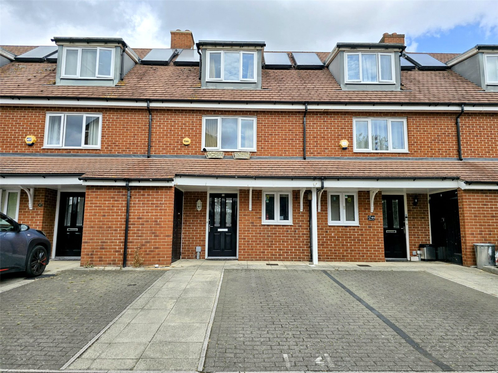 Freemantle Way, Hayes, Greater London, UB3