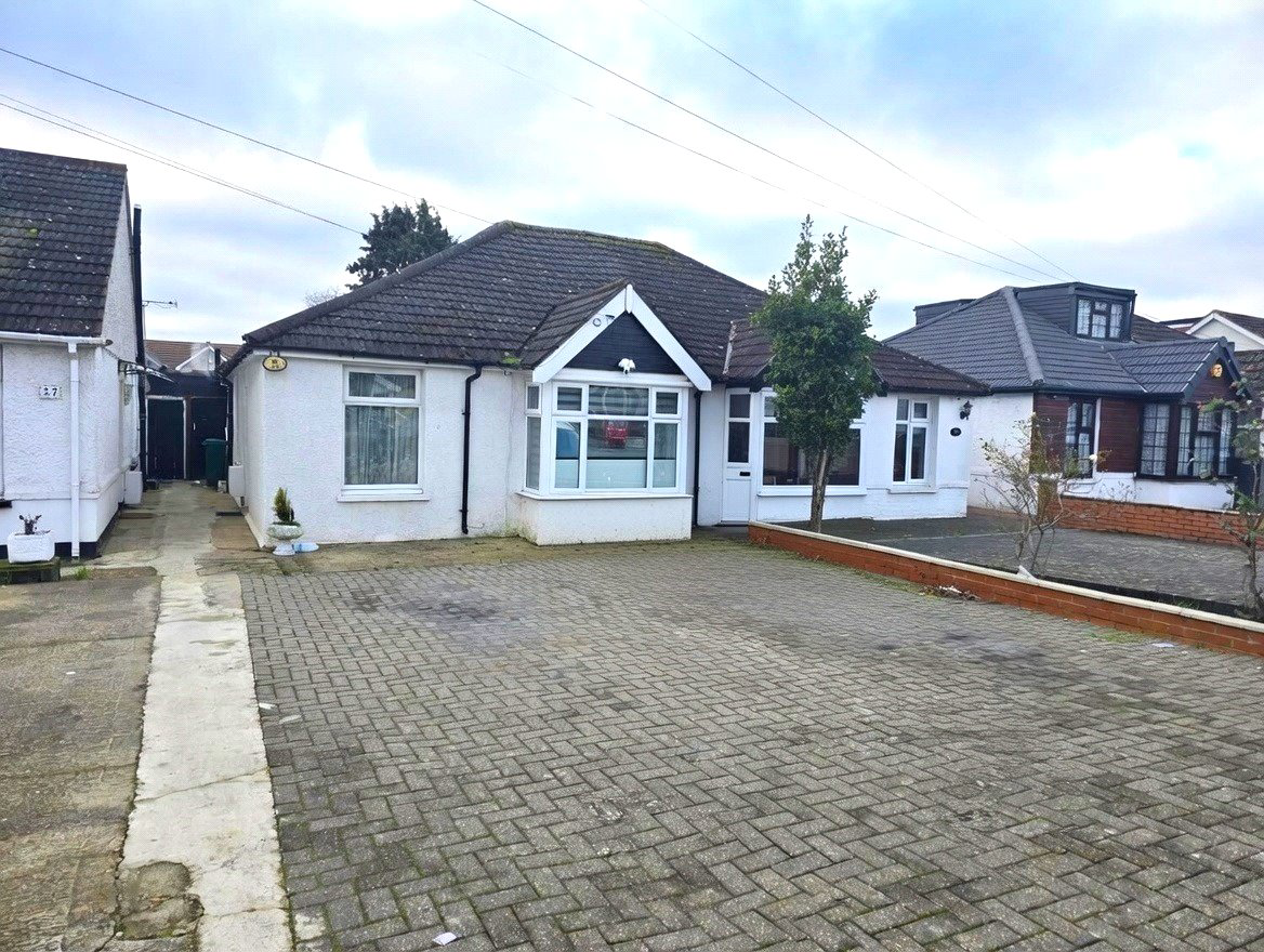 Pinkwell Avenue, Hayes, Greater London, UB3