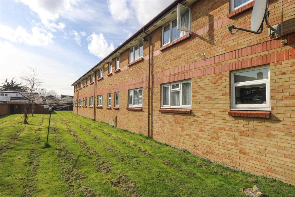 Auriol Drive, Uxbridge, Greater London, UB10, photo 11
