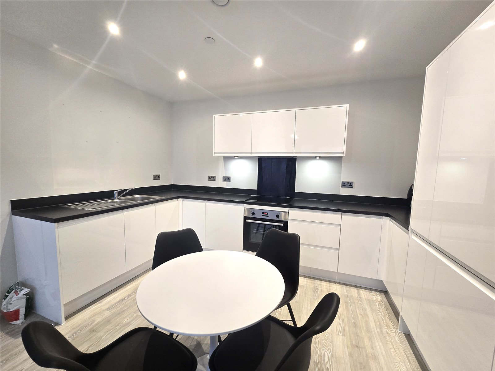 Chailey Place, Hayes, Greater London, UB3, photo 3