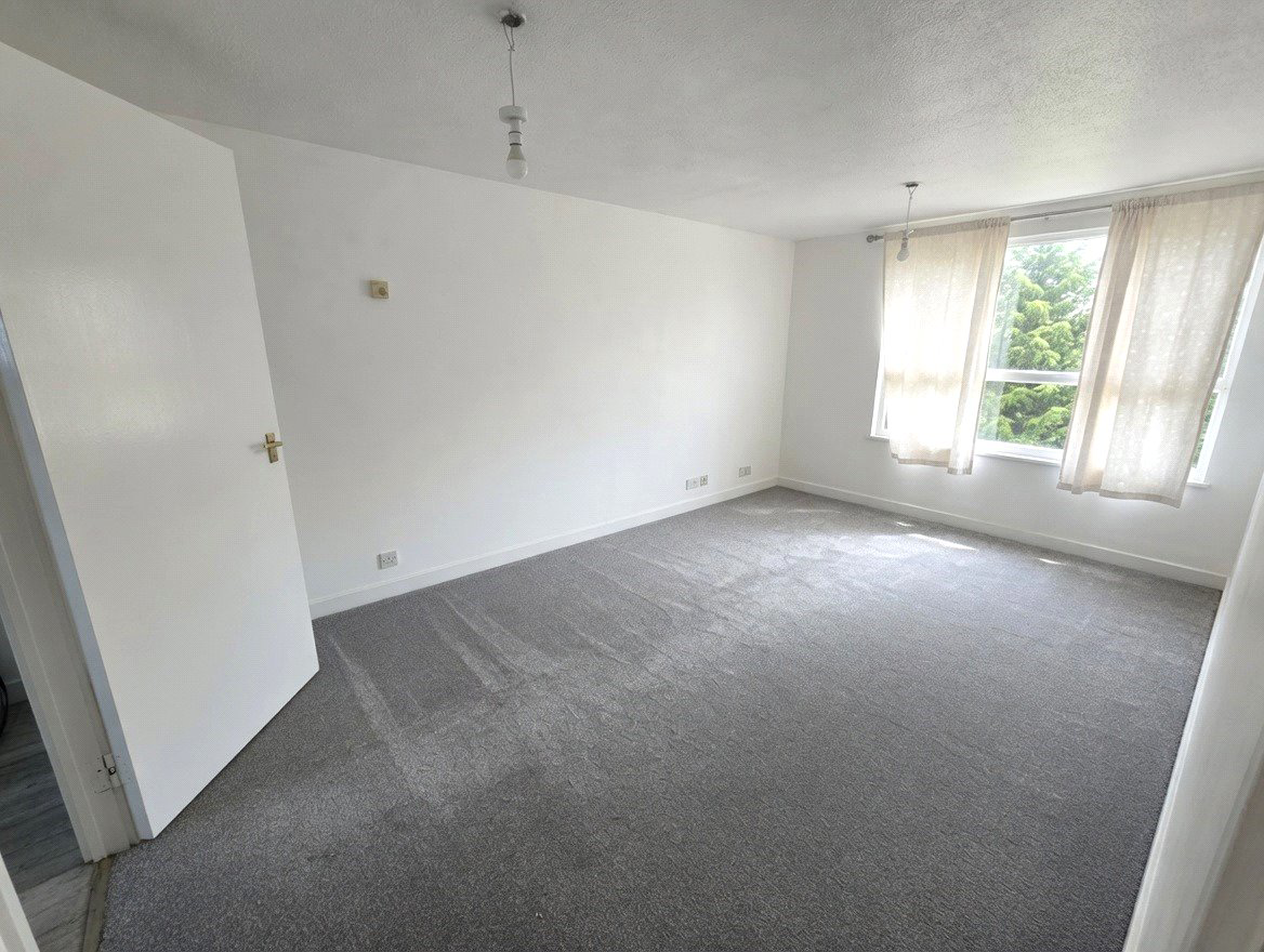 St Helens Close, Hillingdon, Greater London, UB8, photo 3